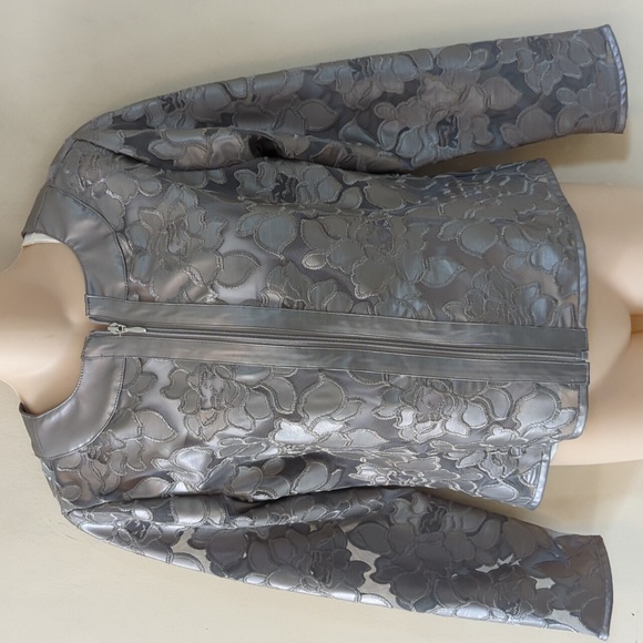 Colleen Lopez Best Dressed Silver Faux Leather And Mesh Jacket - Picture 2 of 16